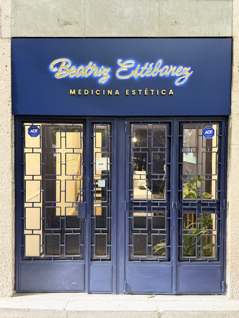 Clínica de la Doctora Beatriz Estébanez Fachada de la clínica de Beatriz Estébanez
